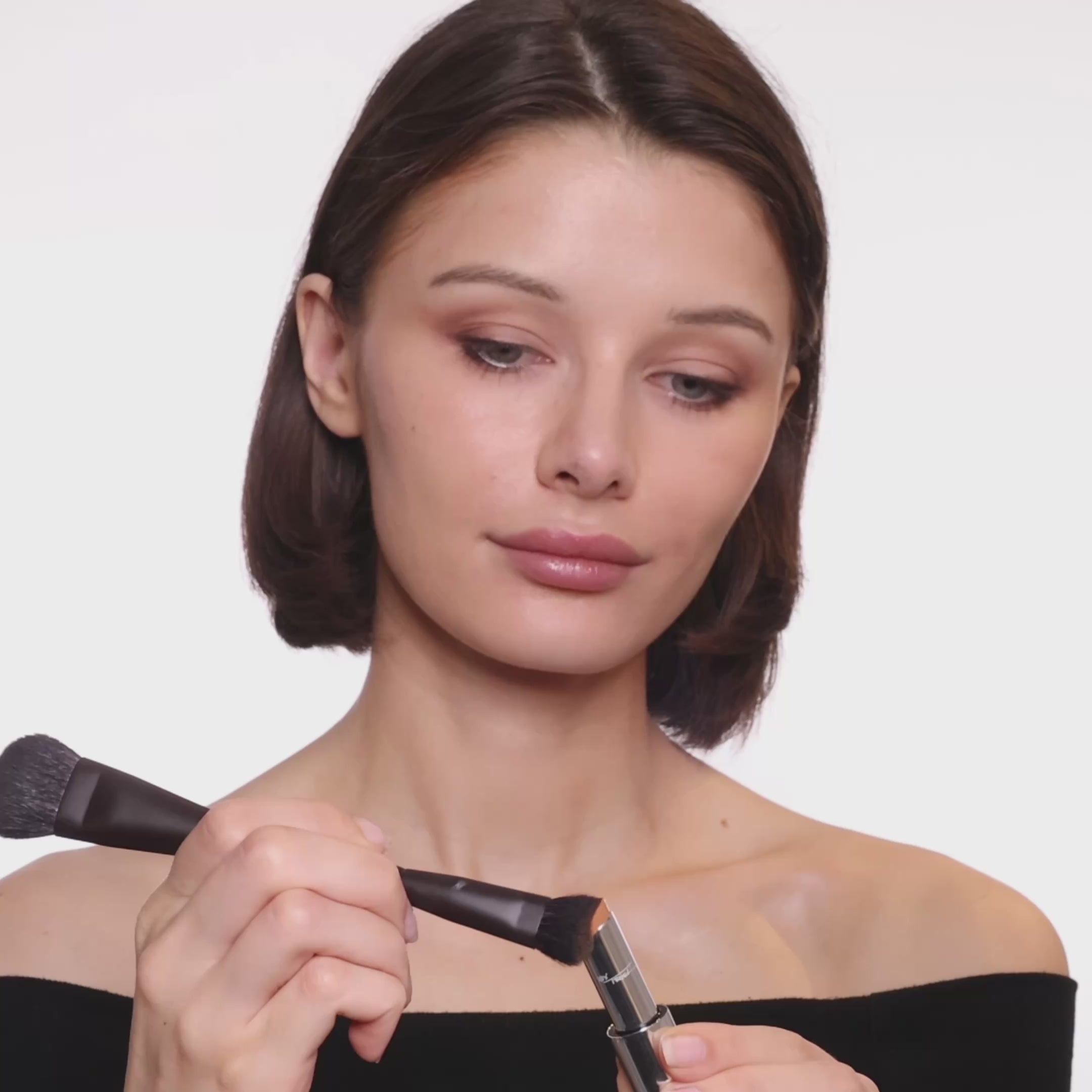 Dual-Ended Brush 89 Complexion Enhancement video