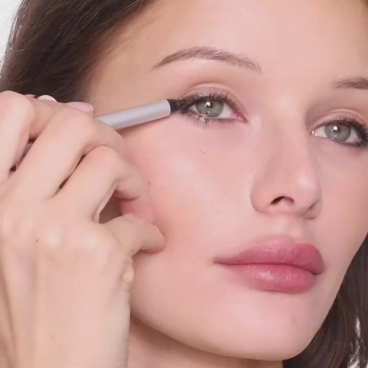 Intense Gel Eyeliner in twilight video