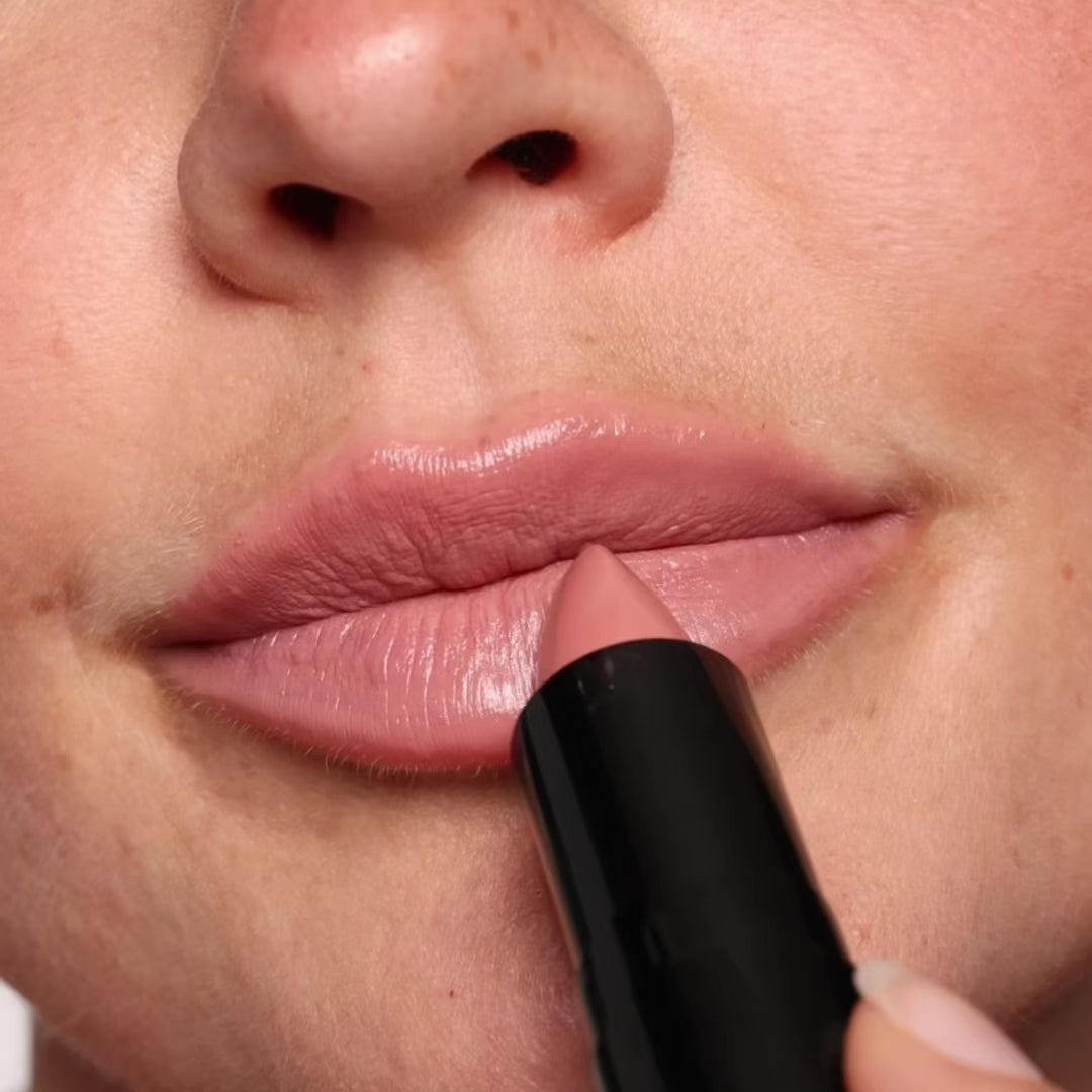 babe lip color applying video 