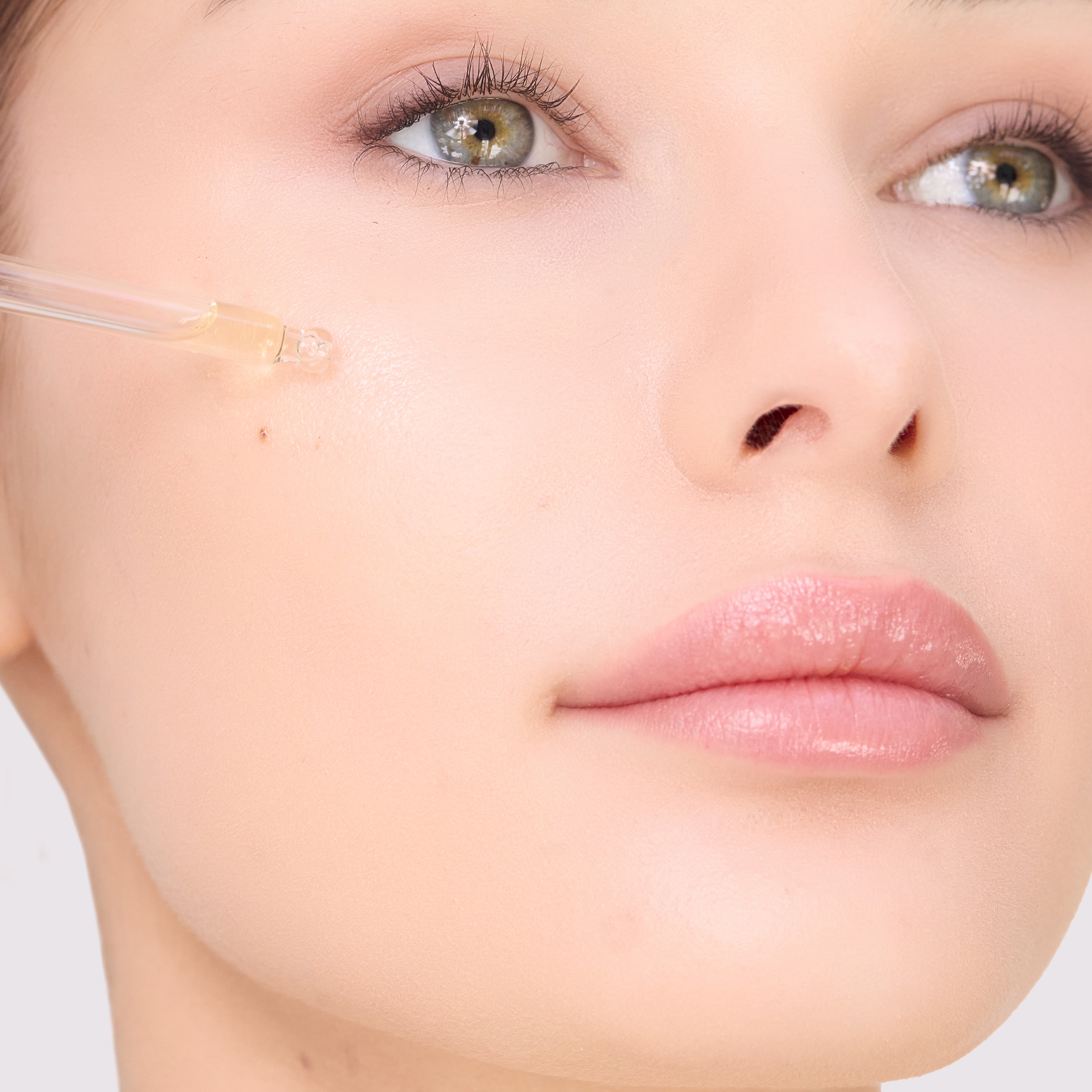 Trish McEvoy Brighten and Glow Gentle Vitamin C Serum